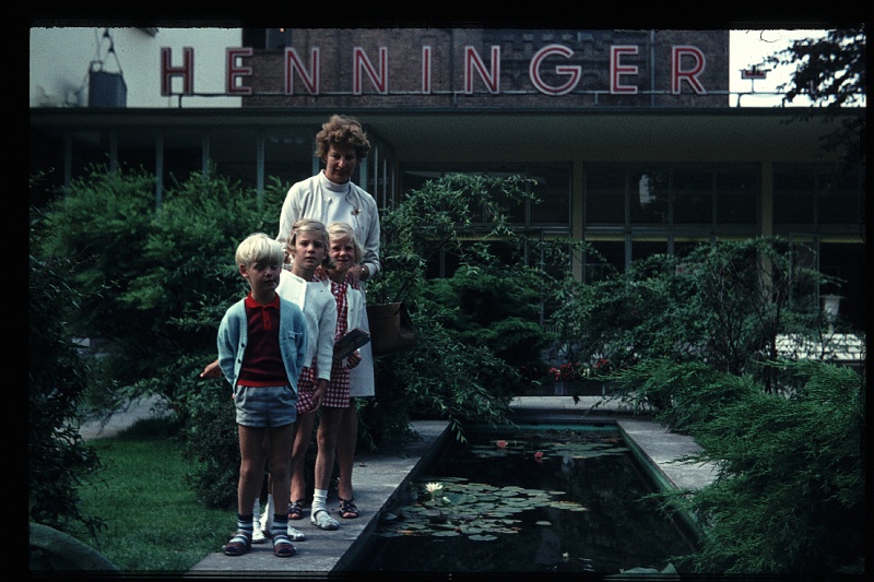 06.Frankfurt aug 1970 Mama,Brigitte,Marion,Peter.JPG